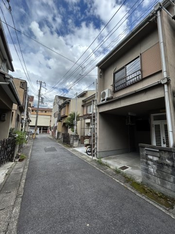 京都市左京区一乗寺払殿町　中古一戸建の前面道路含む現地写真