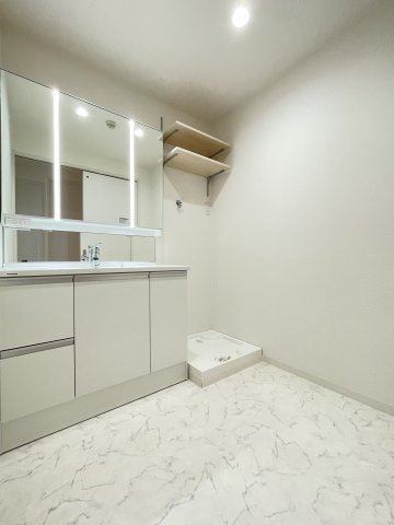 シャトー清水の居間・リビング|14.5帖です。