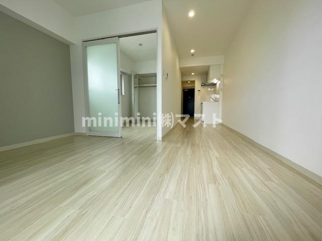 エクレレメディコ天六の居間・リビング