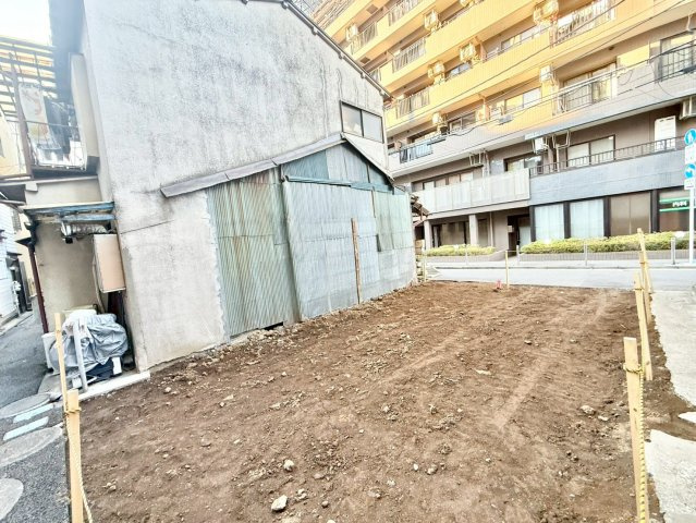 板橋区板橋3丁目　建築条件付き売地の外観|2025.12.28撮影

現地ご見学希望・資料請求などお気軽にお問い合わせ下さい！
03-5990-5201