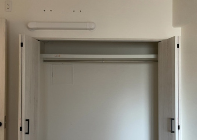 【収納】 | エンゼルハイム金沢八景 | デザイン性を重視しすぎて収納が少なかった！なんてことにならないため、事前に現地で収納の数を確認しておくことをお勧めします。クローゼット以外にも床下収納や屋根裏収納、パントリーなどもチェックしましょう。