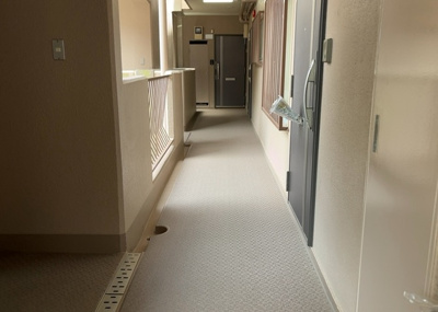 【その他共用部分】 | エンゼルハイム金沢八景 | 共有部分は、住民なら誰もが使える設備のこと。例えば駐車場やエレベーター、インターネット設備、セキュリティ設備などがあります。他にも、マンションの廊下・外部階段やエントランス・ゴミ置き場などがあります。