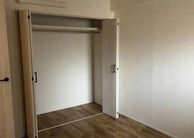 【子供部屋】 | エンゼルハイム金沢八景 | 子供が何人でも年齢によっては、受験時にしっかり壁のある個室があった方が良い場合もあります。難しい問題ですが、兄弟の人数や、性別や年齢差によって状況が異なりますので、数年後のこともしっかり考えましょう。