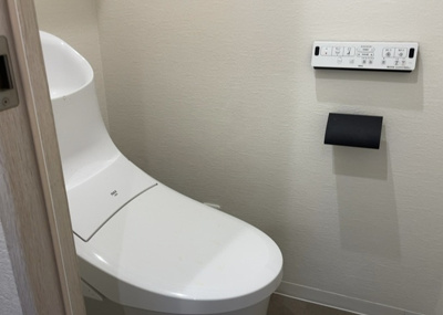 【トイレ】 | エンゼルハイム金沢八景 | トイレは大きさや形、機能、抗菌性などが異なる多種多彩なタイプが各メーカーから出ています。それぞれに良さがあるため、事前にどういったタイプのトイレがいいのかをご家庭内で決めて、内見に行くといいでしょう。