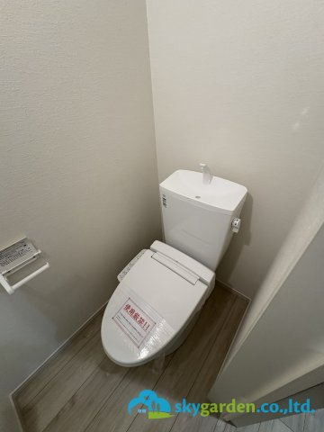 平塚市豊田宮下　新築戸建　全6棟5号棟のトイレ