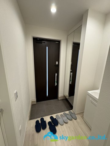 平塚市豊田宮下　新築戸建　全6棟5号棟の玄関