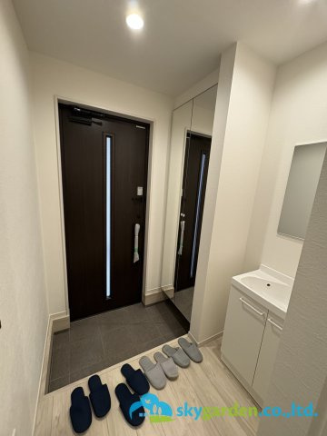 平塚市豊田宮下　新築戸建　全6棟5号棟の玄関