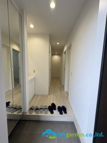 平塚市豊田宮下　新築戸建　全6棟5号棟の玄関