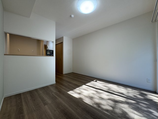 ウェルスクエア池田天神の居間・リビング