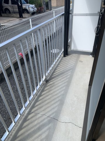 クレセール大和のバルコニー|外からの目が気にならないバルコニーで洗濯物が干せます