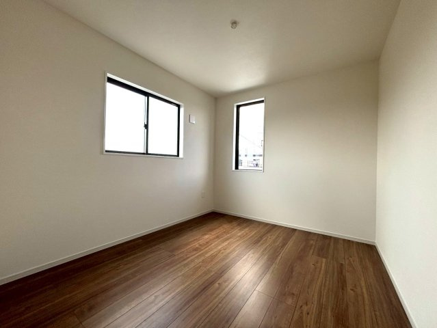 北葛飾郡松伏町　大字松伏　新築戸建　　全1棟の洋室|きれいな洋室です