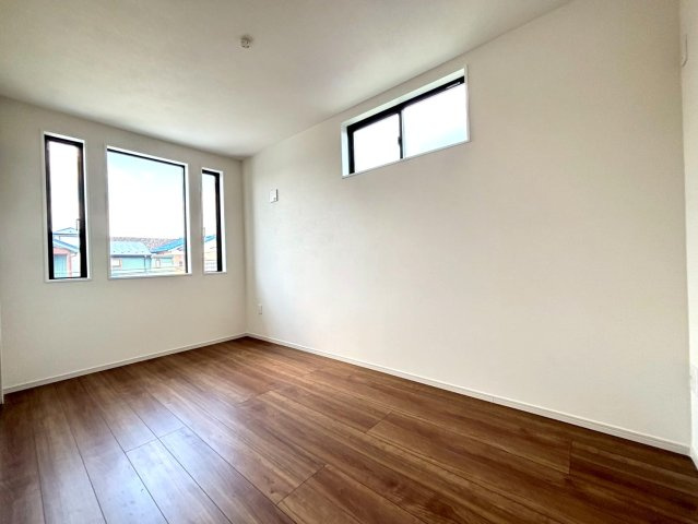 北葛飾郡松伏町　大字松伏　新築戸建　　全1棟の洋室|広々とした洋室です