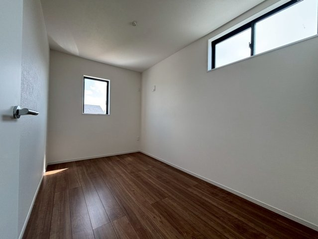 北葛飾郡松伏町　大字松伏　新築戸建　　全1棟の洋室|ゆったりした洋室です