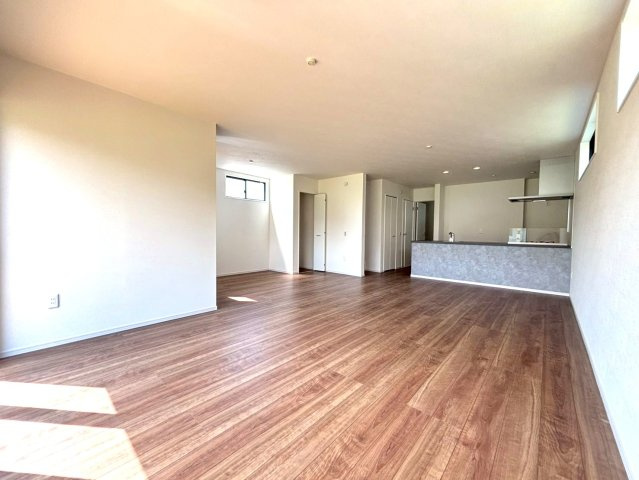 北葛飾郡松伏町　大字松伏　新築戸建　　全1棟の居間・リビング|リビングです