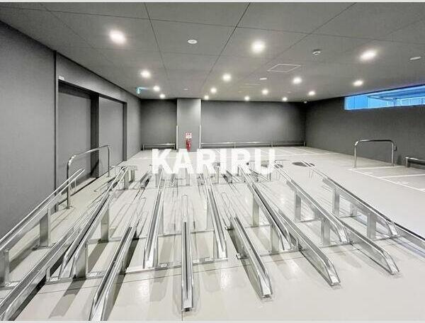 S-RESIDENCE福島diverseの駐車場