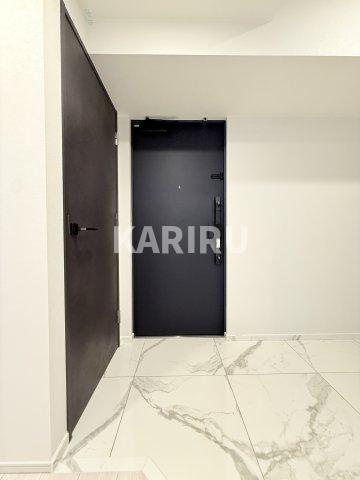 S-RESIDENCE福島diverseの玄関