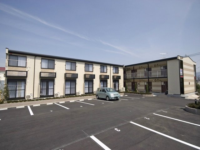 レオパレスコンフォール中野の外観