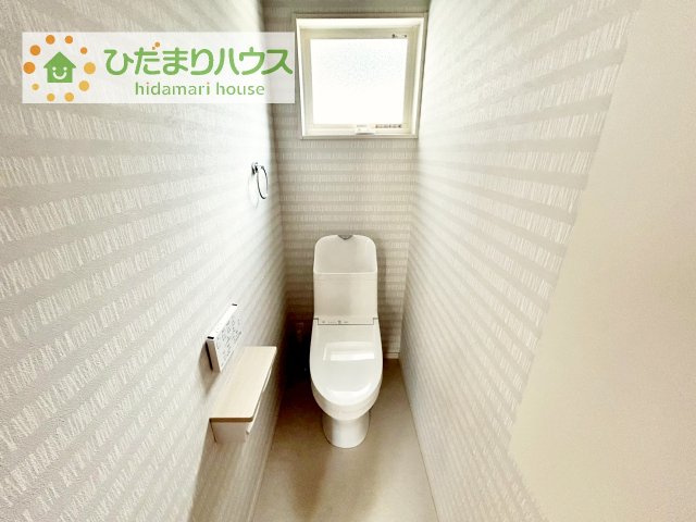 【トイレ】 | つくば市みどりの南　中古戸建 | アクセントクロスでお洒落なトイレ！