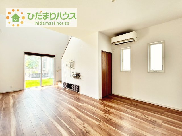 【居間・リビング】 | つくば市みどりの南　中古戸建 | 南向きなので日当たり良好で日中は電気要らず！