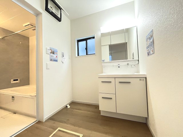 【洗面所】 | 福岡市城南区堤1丁目3期　1号棟（全2棟）【仲介手数料無料・0円】 | 施工例。施工例は完成時と異なる場合があります。