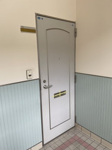 エリベール69の玄関