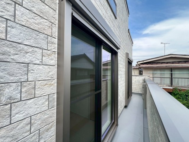 【バルコニー】 | 練馬区桜台６丁目　新築戸建て | 【施工例】開放感いっぱいのバルコニーは心地よい空間