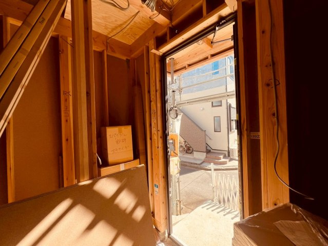 【洋室】 | 練馬区桜台６丁目　新築戸建て | 【建築中】建築も進み、室内をよりイメージしやすくなりました