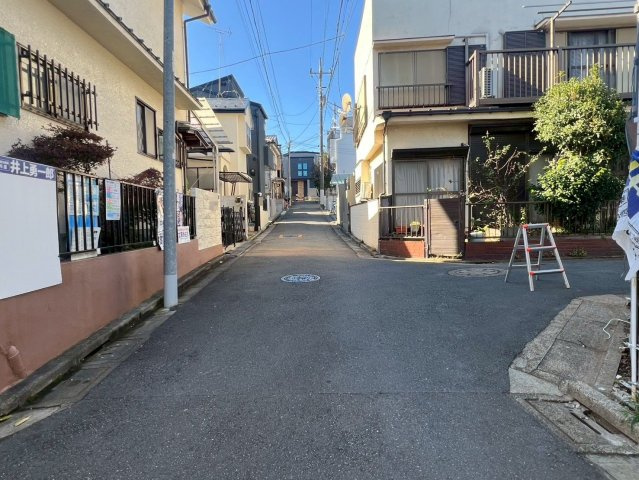 【前面道路含む現地写真】 | 練馬区桜台６丁目　新築戸建て | 日々の暮らしにゆとりと穏やかさをもたらす環境