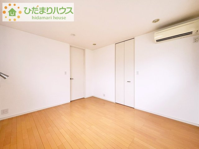 【寝室】 | 龍ケ崎市藤ケ丘6丁目　中古戸建 | 大きなベッドを置いても余裕の広さの主寝室♪♪