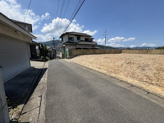 【その他】 | 福岡市城南区堤1丁目3期　2号棟（全2棟）【仲介手数料無料・0円】 | 現地写真。前面道路です。