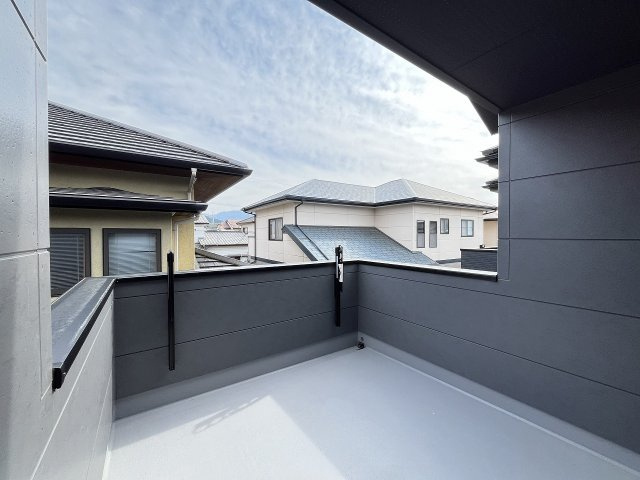 【バルコニー】 | 福岡市城南区堤1丁目3期　2号棟（全2棟）【仲介手数料無料・0円】 | 施工例。施工例は完成時と異なる場合があります。