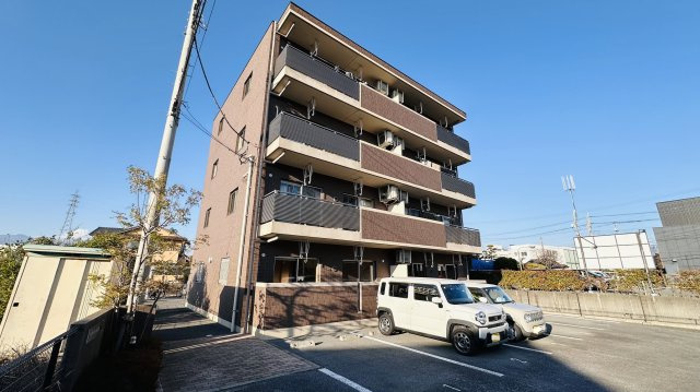 ペアーフィールドＢの外観