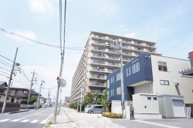 エフローレ新越谷ロイヤルガーデンの外観