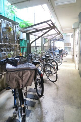 【その他共用部分】 | フルールメゾン | お花茶屋の賃貸物件。
「フルールメゾン」のことなら(株)メイワ・エステートへお任せください。
駐輪場