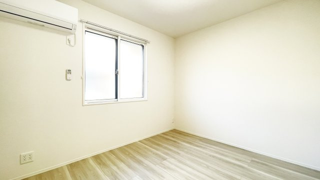 サンセール問屋町Ⅱの居間・リビング