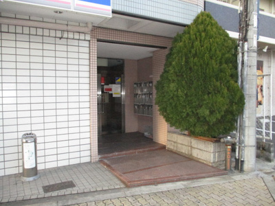 【エントランス】 | ＩＣＨＩＥＩ | 緑があるエントランスです