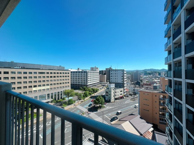 【展望】 | 小倉スカイマンション☆仲介手数料無料☆ | 都会にあって落ち着きも感じるハイブリッド。バルコニーで気のすむまで物思いに。
