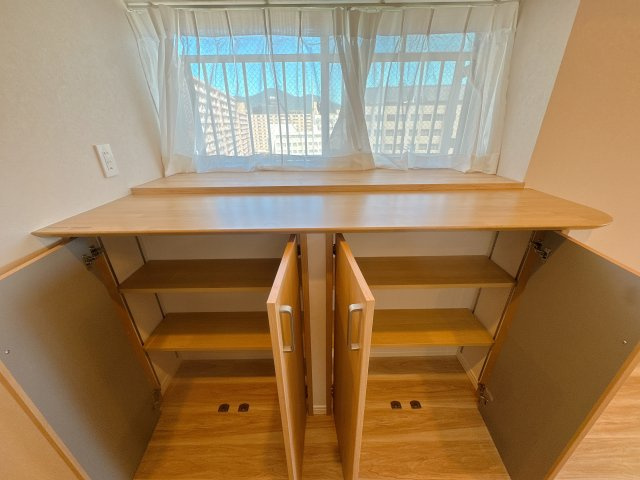 【内装】 | 小倉スカイマンション☆仲介手数料無料☆ | 備え付きの食器棚♪