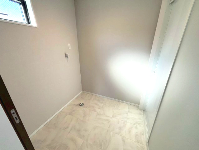 下伊敷１丁目　新築戸建ての脱衣所|洗濯機も置ける脱衣所です。