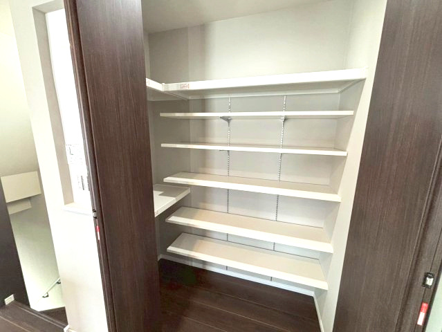 下伊敷１丁目　モデルハウス分譲の収納|嬉しいリビング収納♪
