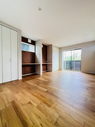 HILLSIDE CANVAS｜暮らしを描く、逗子の高台の洋室