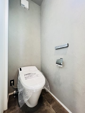 HILLSIDE CANVAS｜暮らしを描く、逗子の高台のトイレ