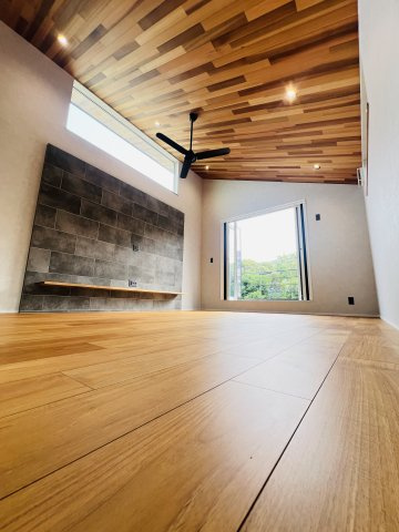 HILLSIDE CANVAS｜暮らしを描く、逗子の高台の洋室