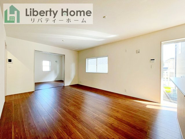 水戸市見川12期　新築戸建　5号棟の居間・リビング