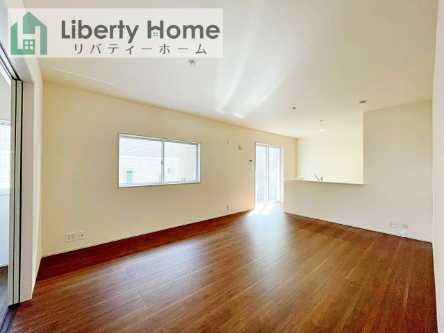 水戸市見川12期　新築戸建　5号棟の居間・リビング