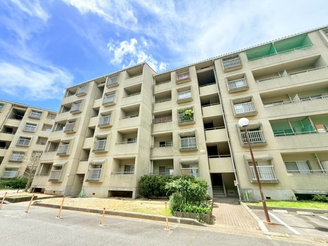 明石貴崎鉄筋住宅5号棟の外観