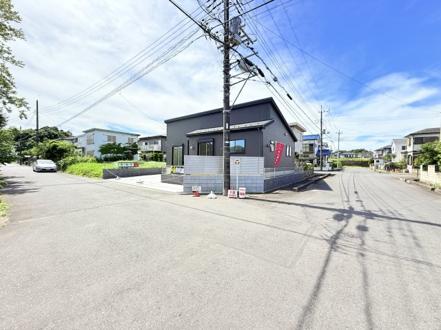 つくば市自由ケ丘24-1期　新築戸建て　1号棟の前面道路含む現地写真