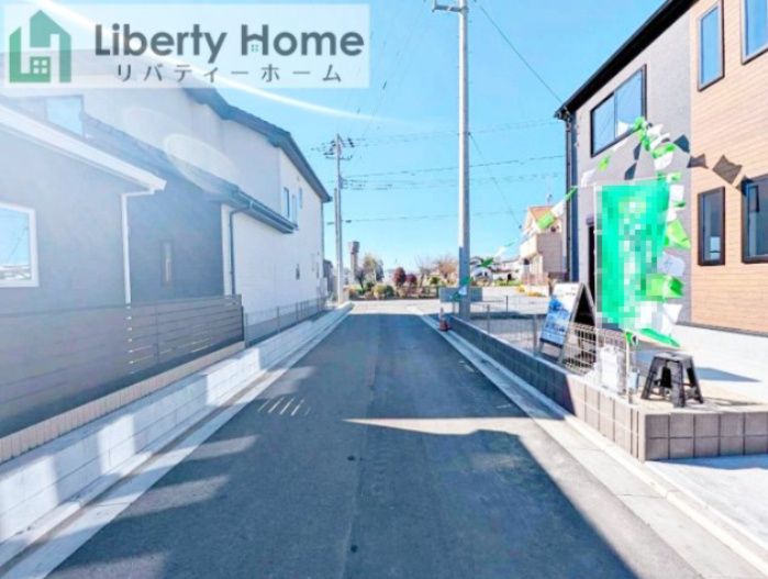 水戸市見川12期　新築戸建　1号棟の前面道路含む現地写真