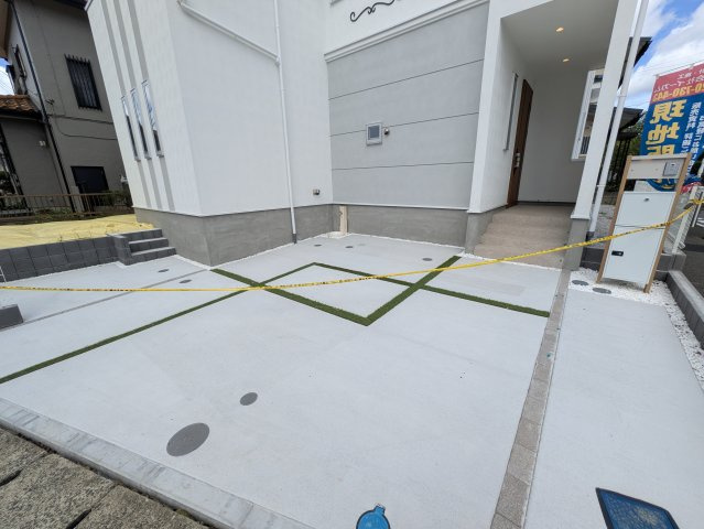 お子様育てる環境としては抜群！庭ある【旭区上白根２丁目】新築戸建の駐車場|駐車スペースもあります