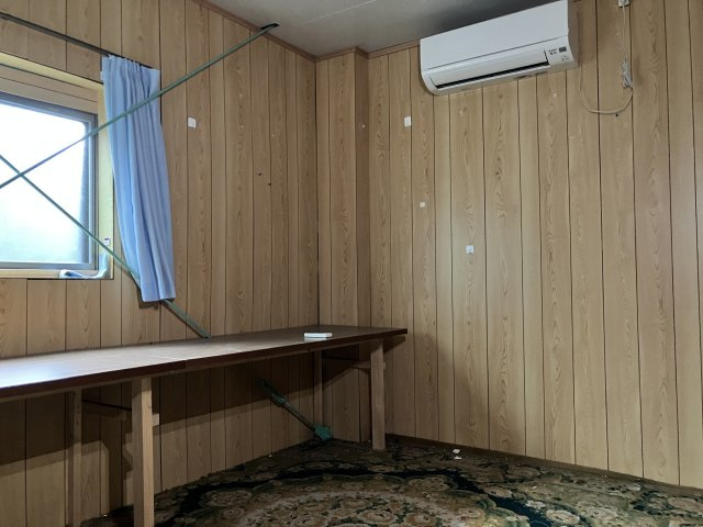 吉根二丁目倉庫付事務所の内装